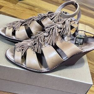 Tommy Bahama Tan Fringe Wedge Sandals